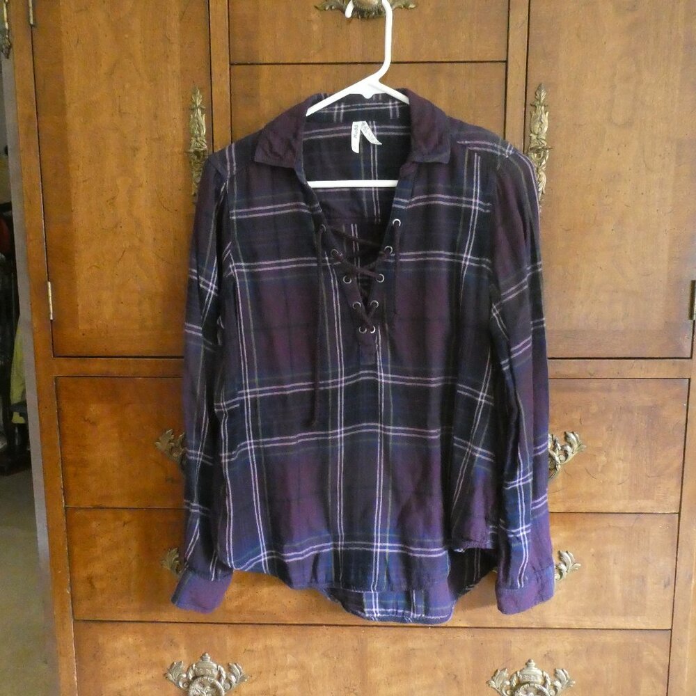 Mudd Purple Plaid Flannel Top Women’s Size Small